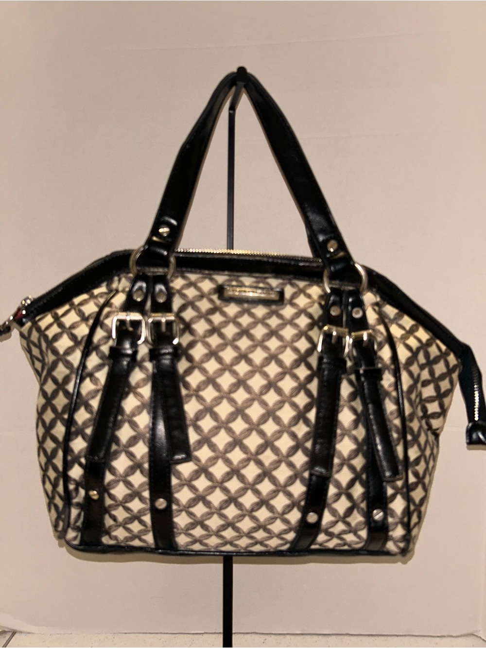 Dana Buchman Black and Cream Shoulder Bag